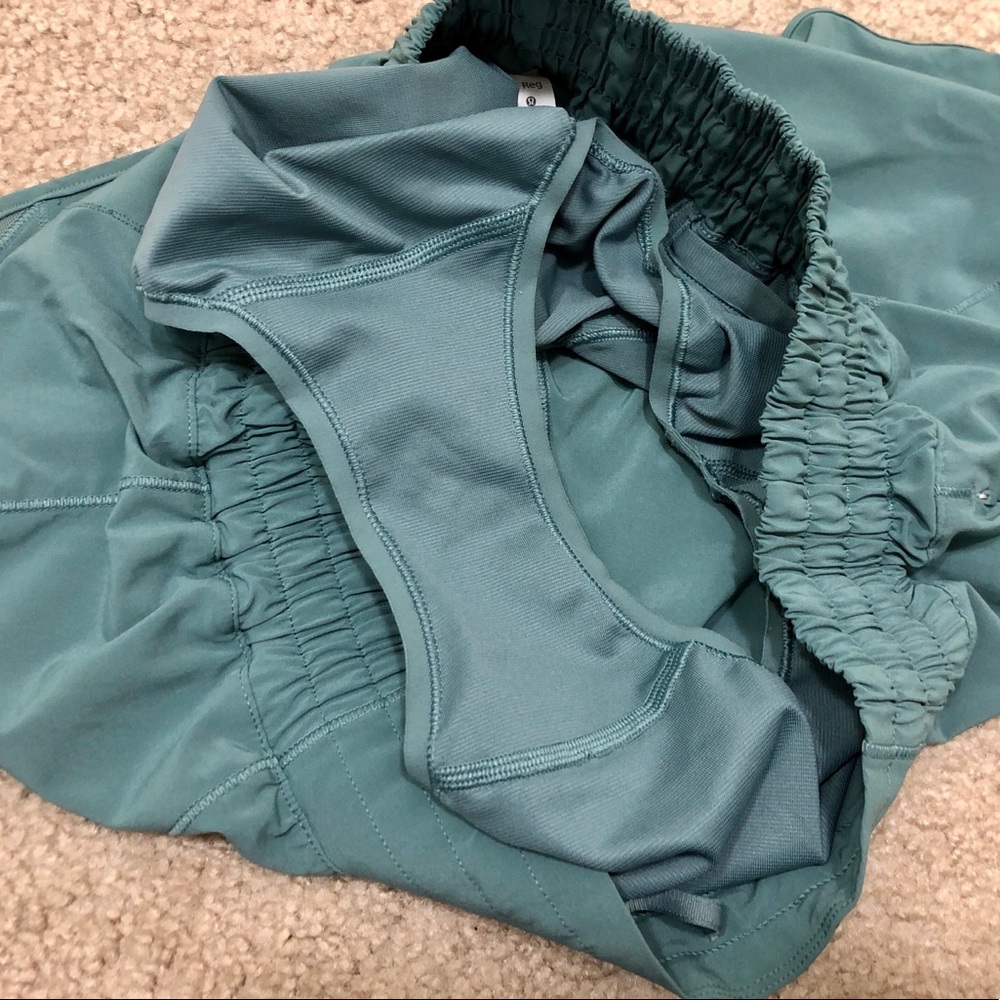Lululemon HR hotty hot shorts - Picture 4 of 7